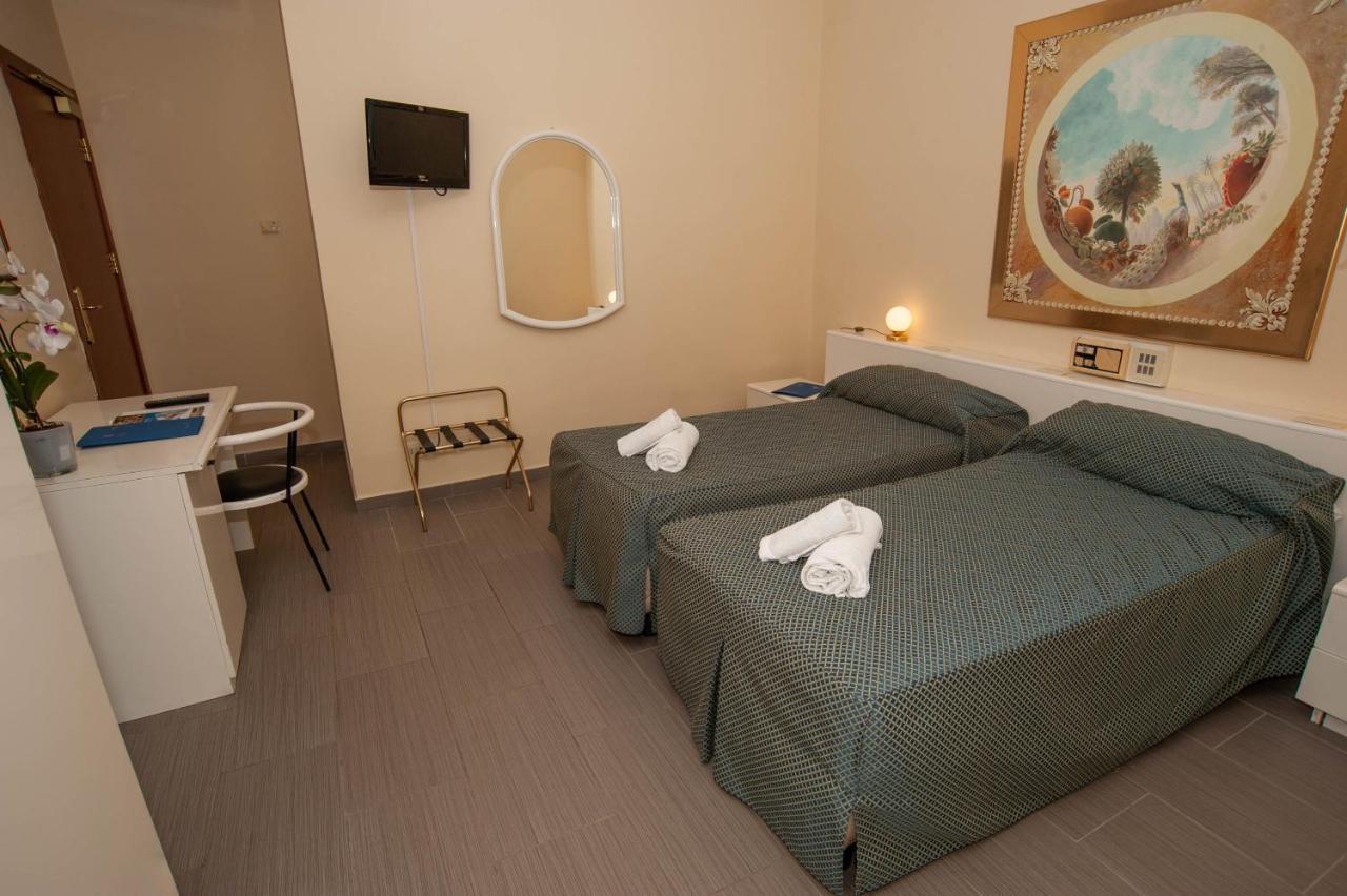 Hotel Posta Dependance Chianciano Terme Exterior photo